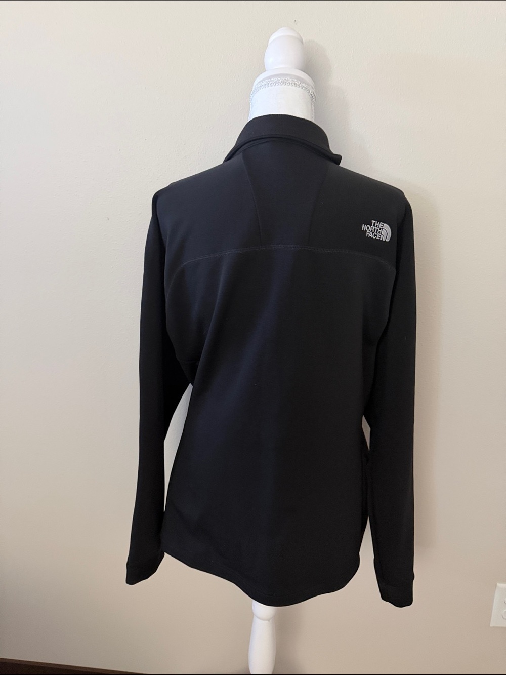 The North Face Woman’s  Black Performance Full-Zip Jacket - Picture 2 of 5